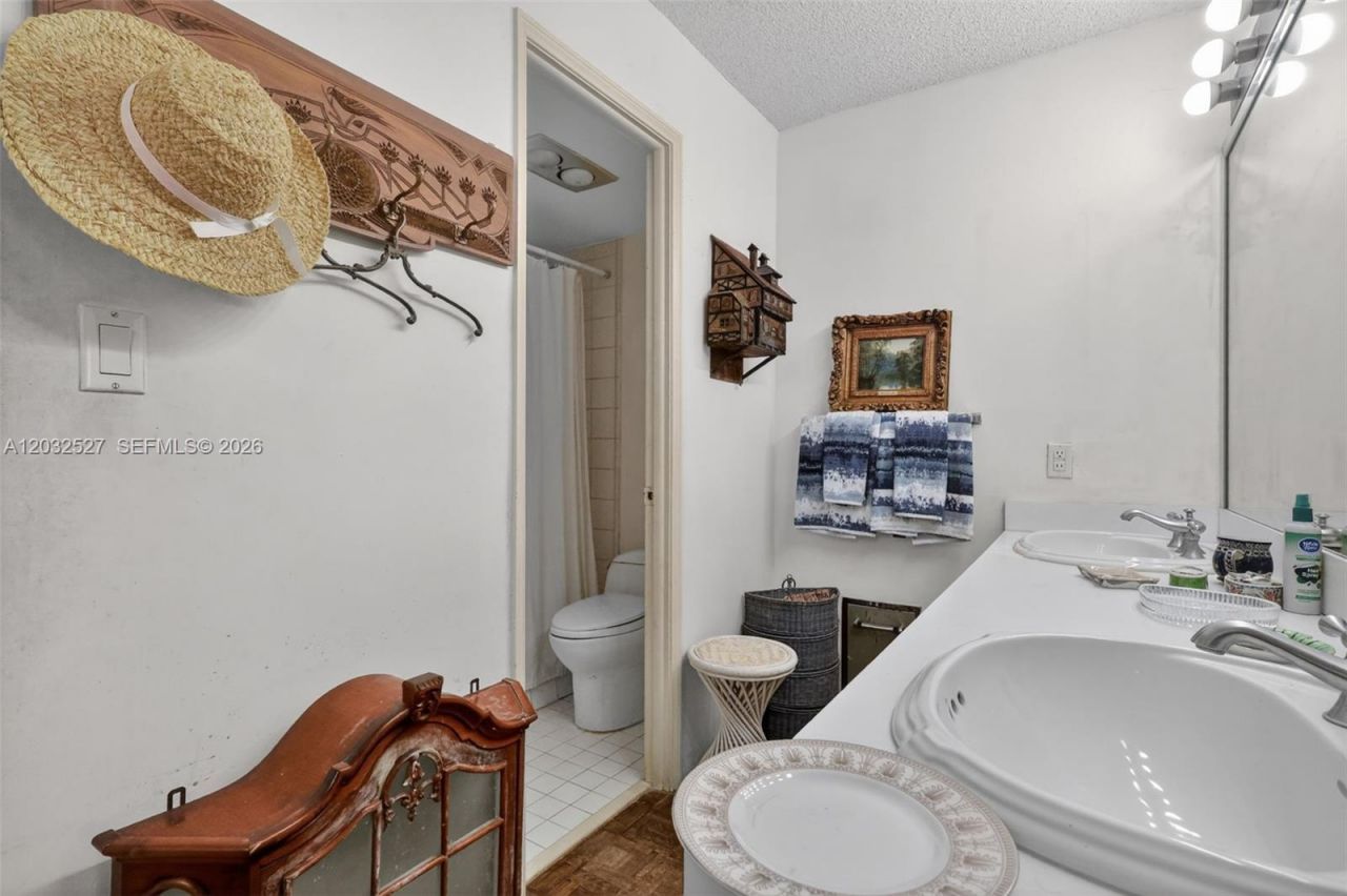 2901 S Bayshore Dr , Unit 4A, Miami, FL 33133 Photo