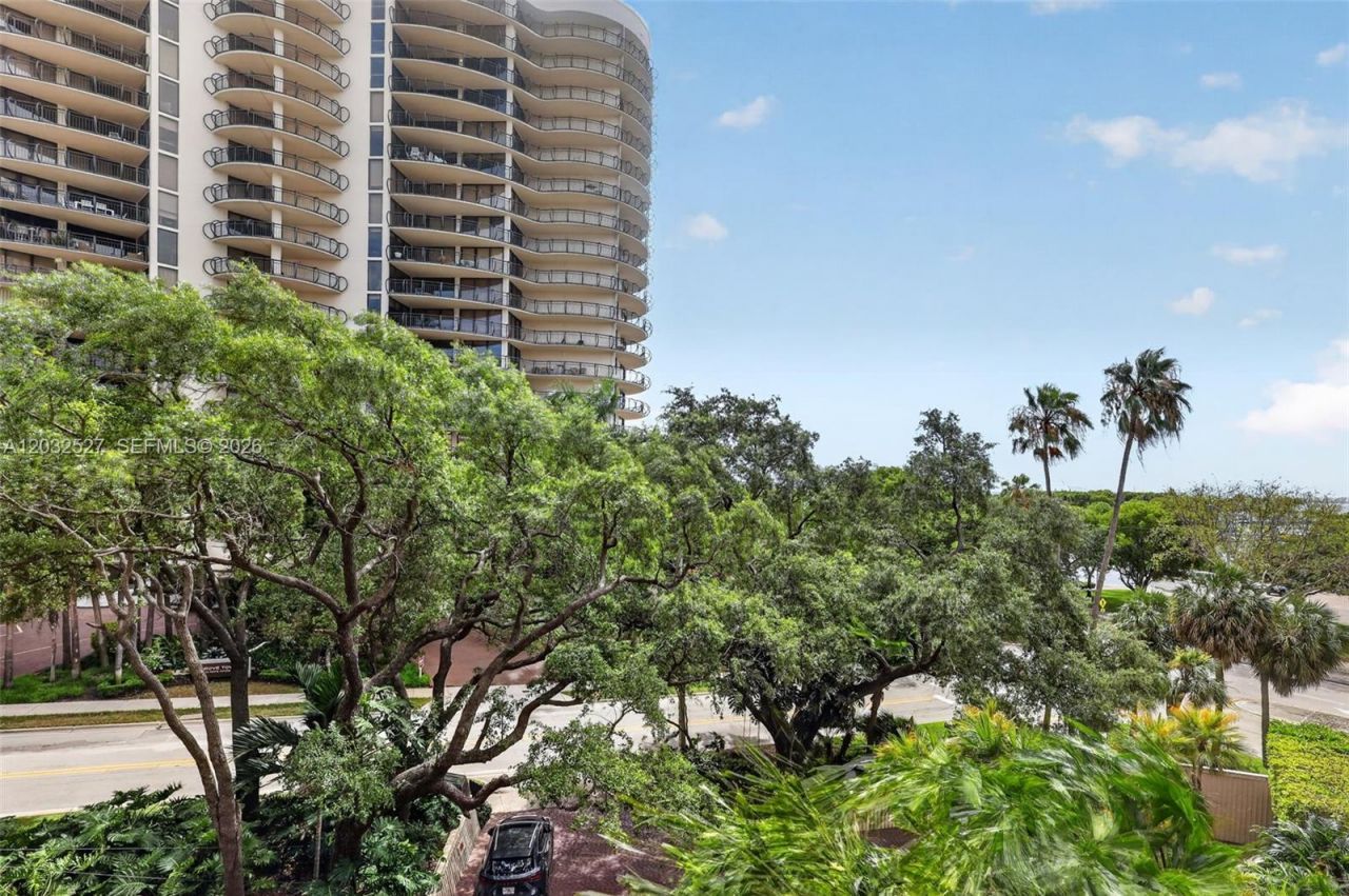 2901 S Bayshore Dr , Unit 4A, Miami, FL 33133 Photo