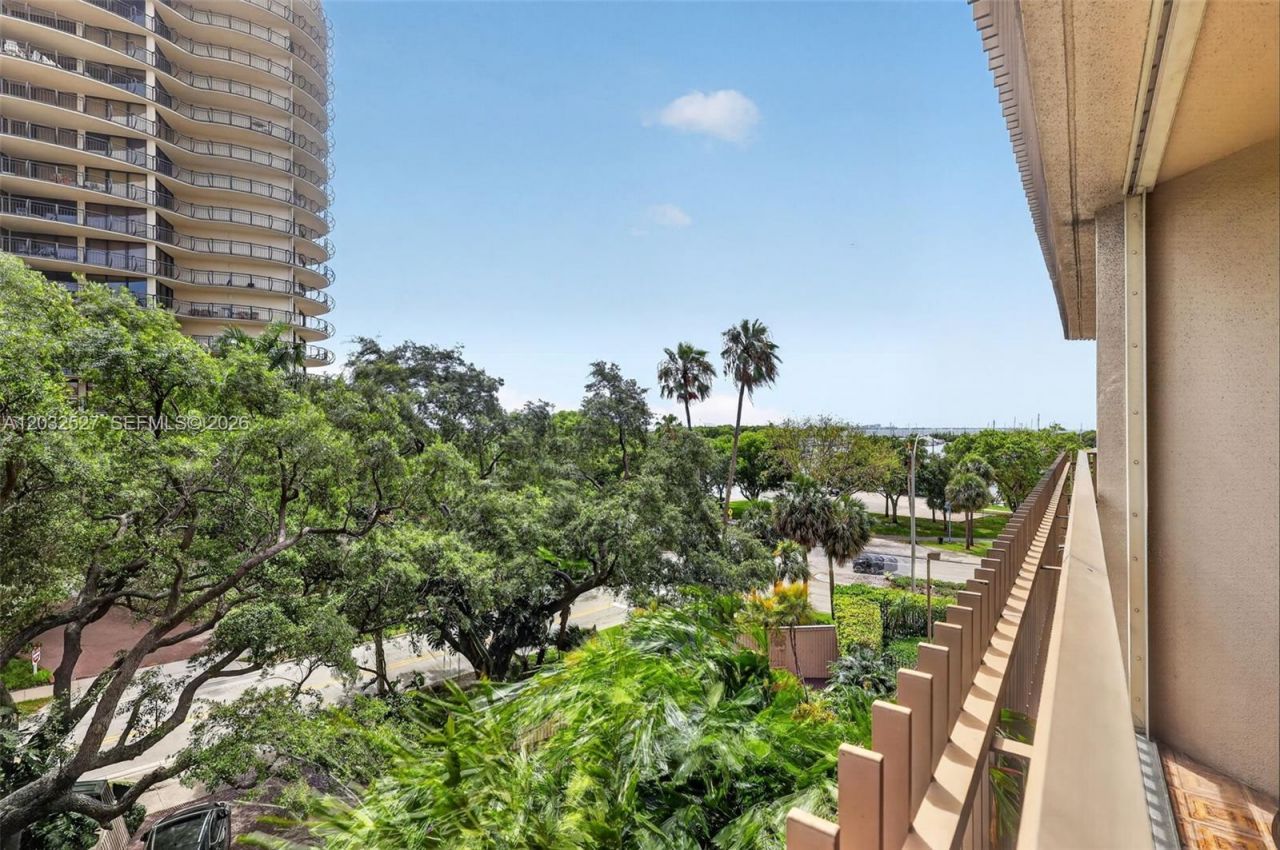 2901 S Bayshore Dr, Unit 4A, Miami, FL 33133 Photo