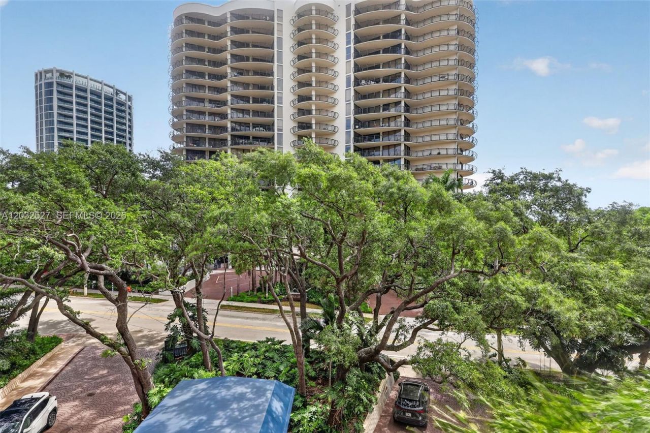 2901 S Bayshore Dr, Unit 4A, Miami, FL 33133 Photo