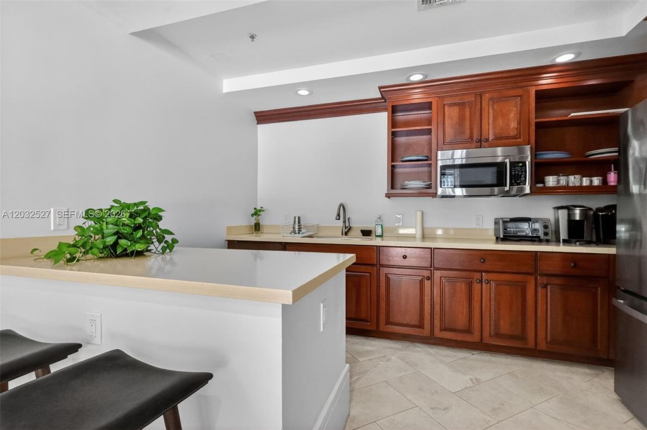 2901 S Bayshore Dr, Unit 4A, Miami, FL 33133 Photo
