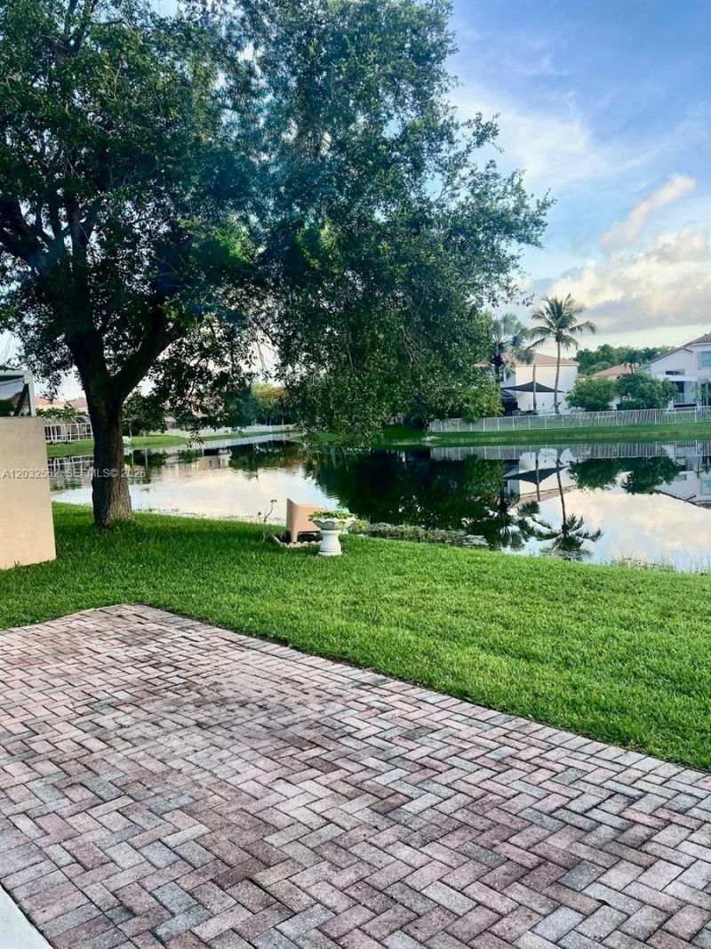 15783 NW 16th Ct , Pembroke Pines, FL 33028 Photo