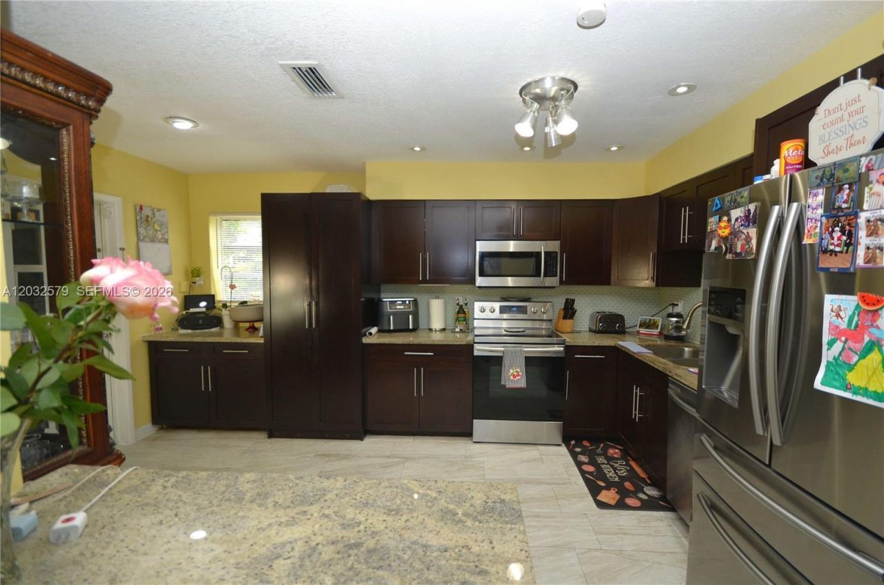 7470 Polk St , Hollywood, FL 33024 Photo