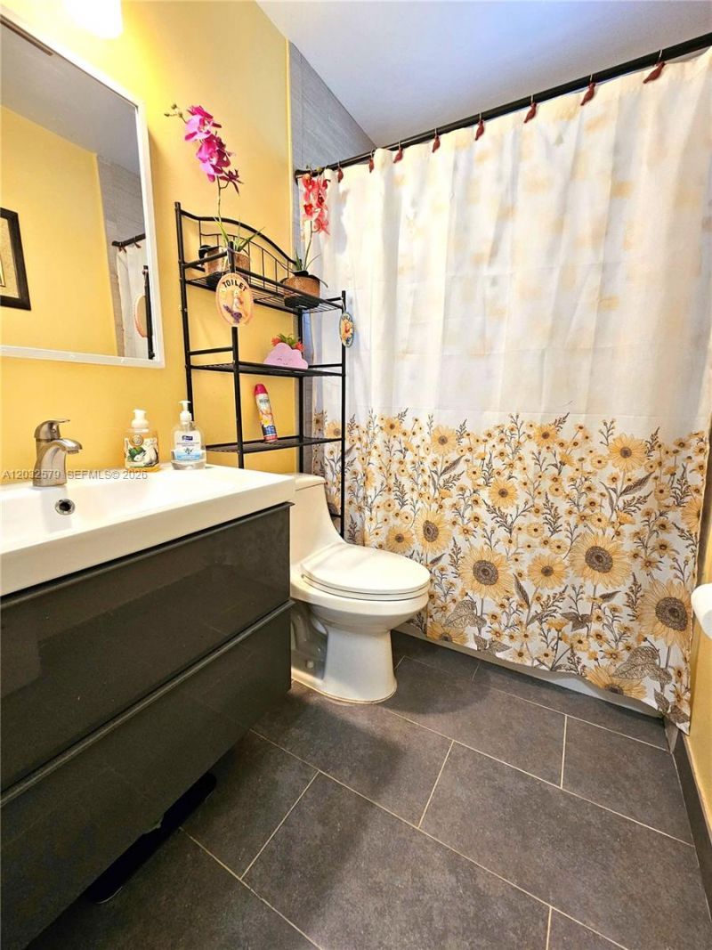 7470 Polk St , Hollywood, FL 33024 Photo
