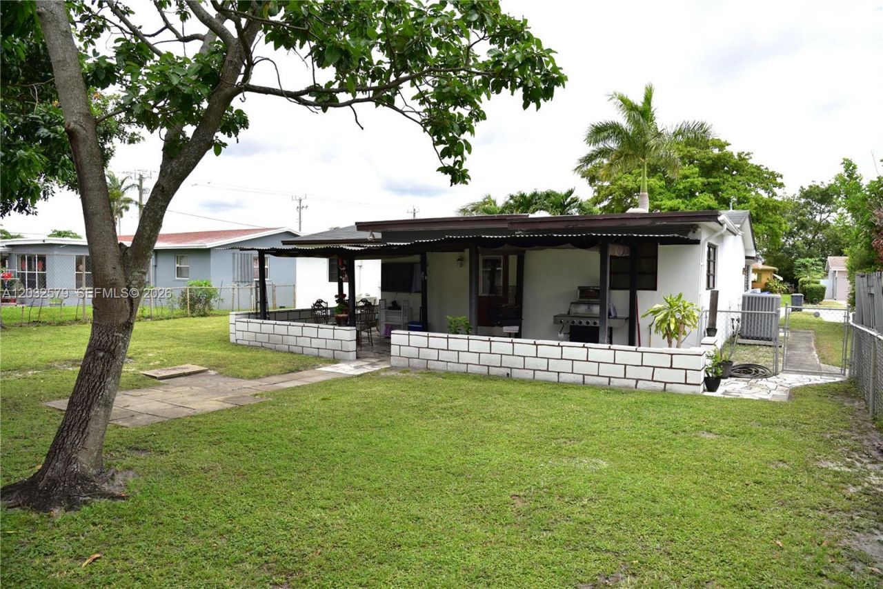 7470 Polk St , Hollywood, FL 33024 Photo