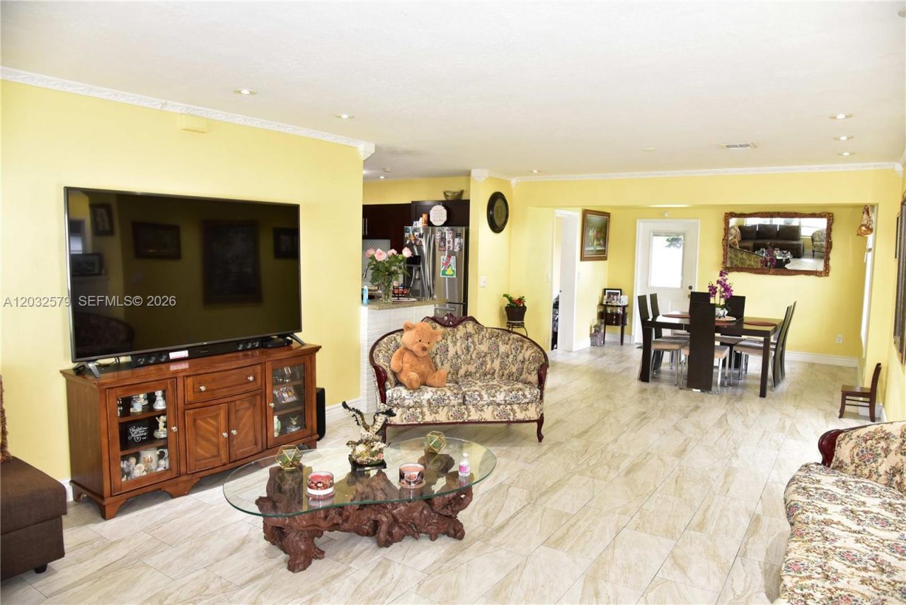 7470 Polk St , Hollywood, FL 33024 Photo