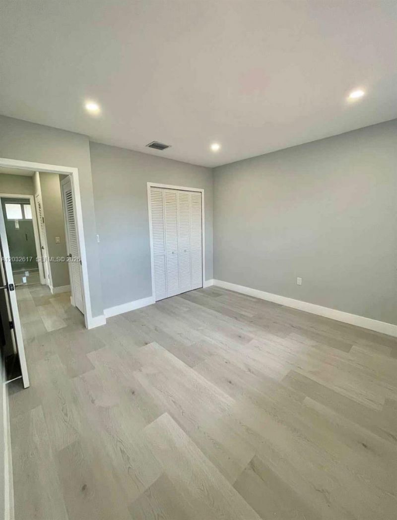 950 NW 36th Ave , Miami, FL 33125 Photo