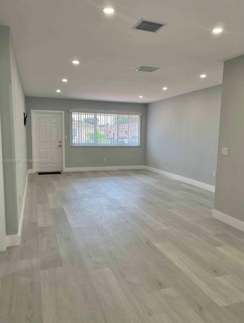 950 NW 36th Ave , Miami, FL 33125 Photo