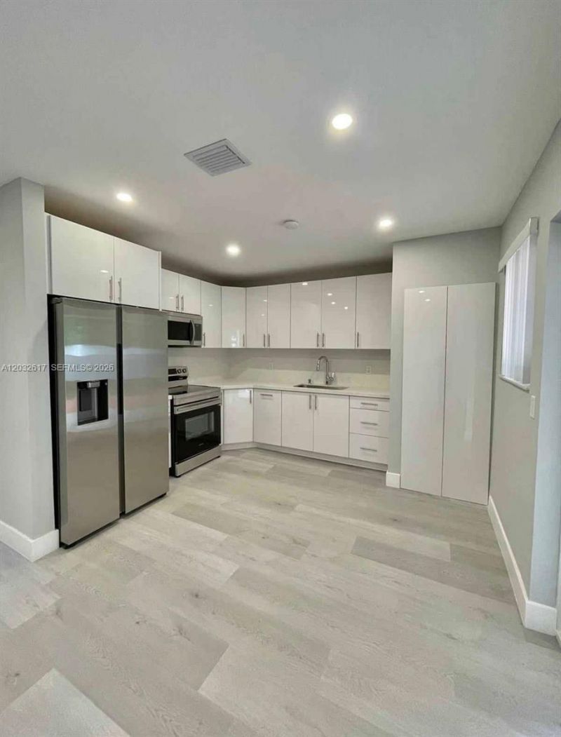 950 NW 36th Ave , Miami, FL 33125 Photo