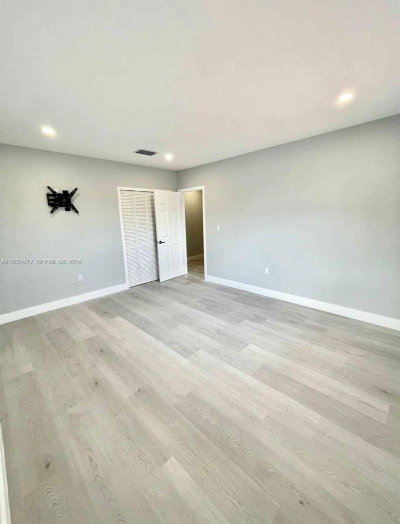 950 NW 36th Ave , Miami, FL 33125 Photo