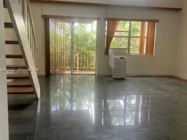 17911 NW 68th Ave , Unit P208, Hialeah, FL 33015