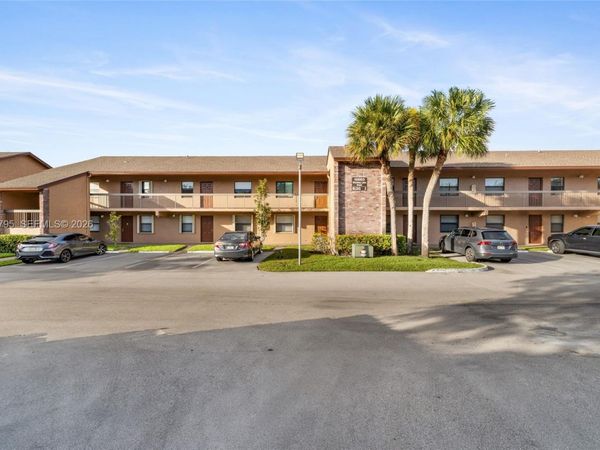 10003 Winding Lake Rd , Unit 203, Sunrise, FL 33351