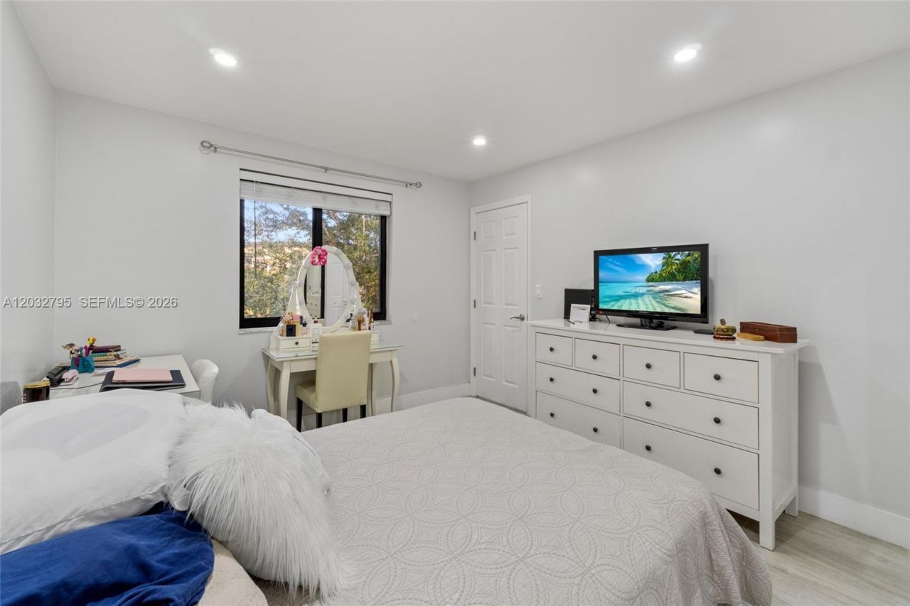 10003 Winding Lake Rd, Unit 203, Sunrise, FL 33351 Photo