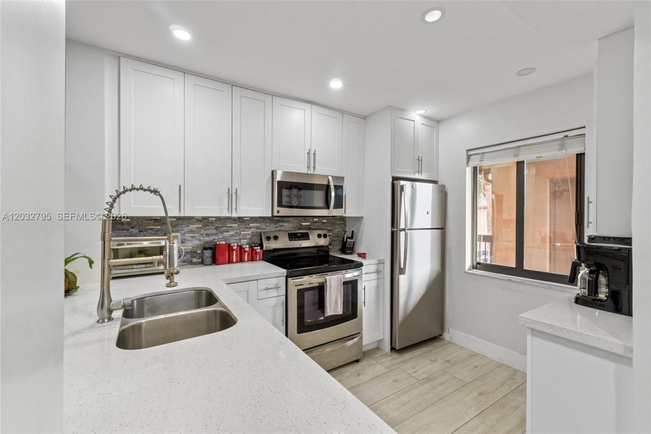 10003 Winding Lake Rd , Unit 203, Sunrise, FL 33351 Photo