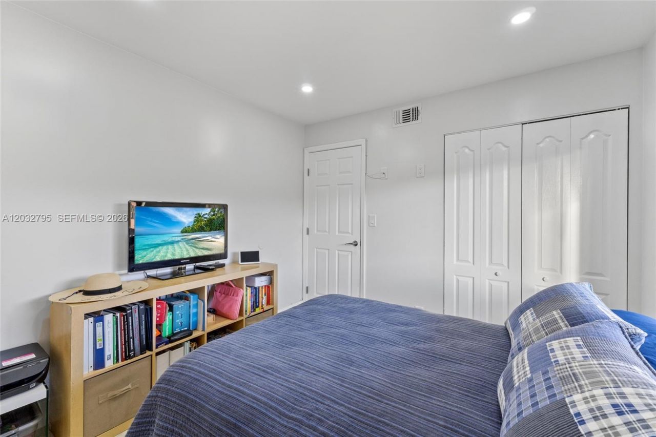 10003 Winding Lake Rd, Unit 203, Sunrise, FL 33351 Photo