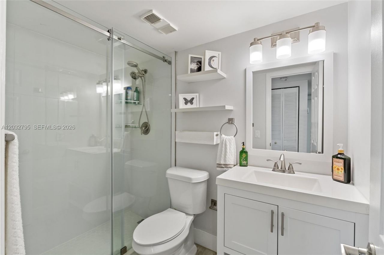 10003 Winding Lake Rd, Unit 203, Sunrise, FL 33351 Photo