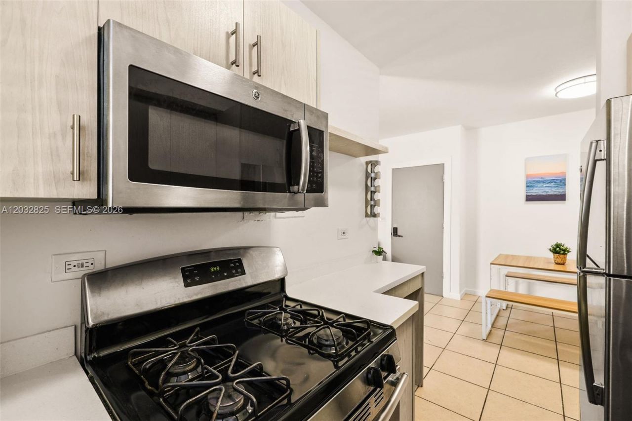 7340 Harding Ave , Unit 8, Miami Beach, FL 33141 Photo