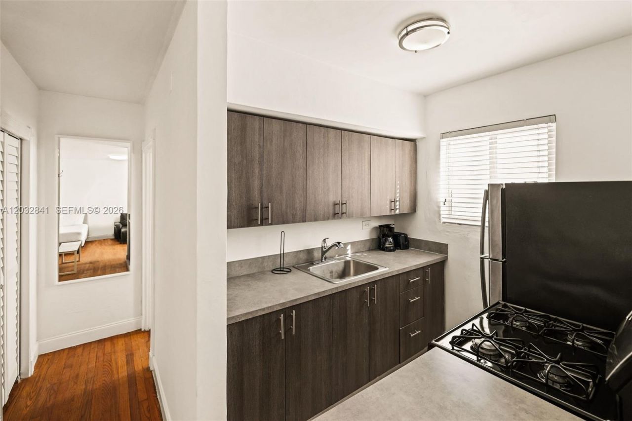 7340 Harding Ave , Unit 15, Miami Beach, FL 33141 Photo