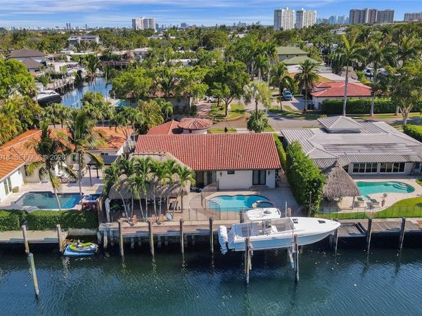 2075 Ixora Rd , North Miami, FL 33181