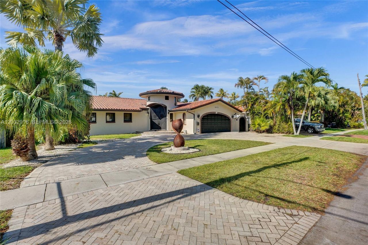 2075 Ixora Rd , North Miami, FL 33181 Photo