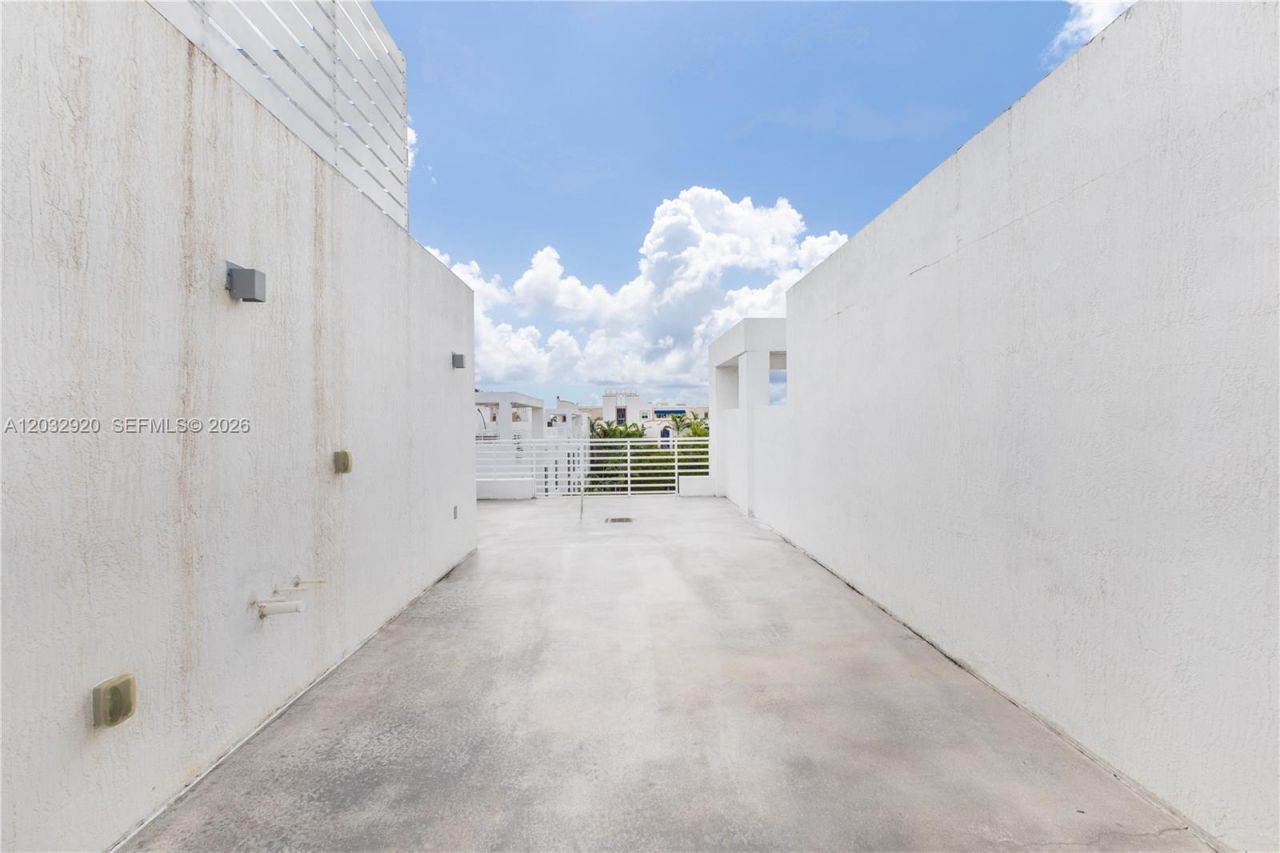 455 NE 39th St , Unit 109, Miami, FL 33137 Photo