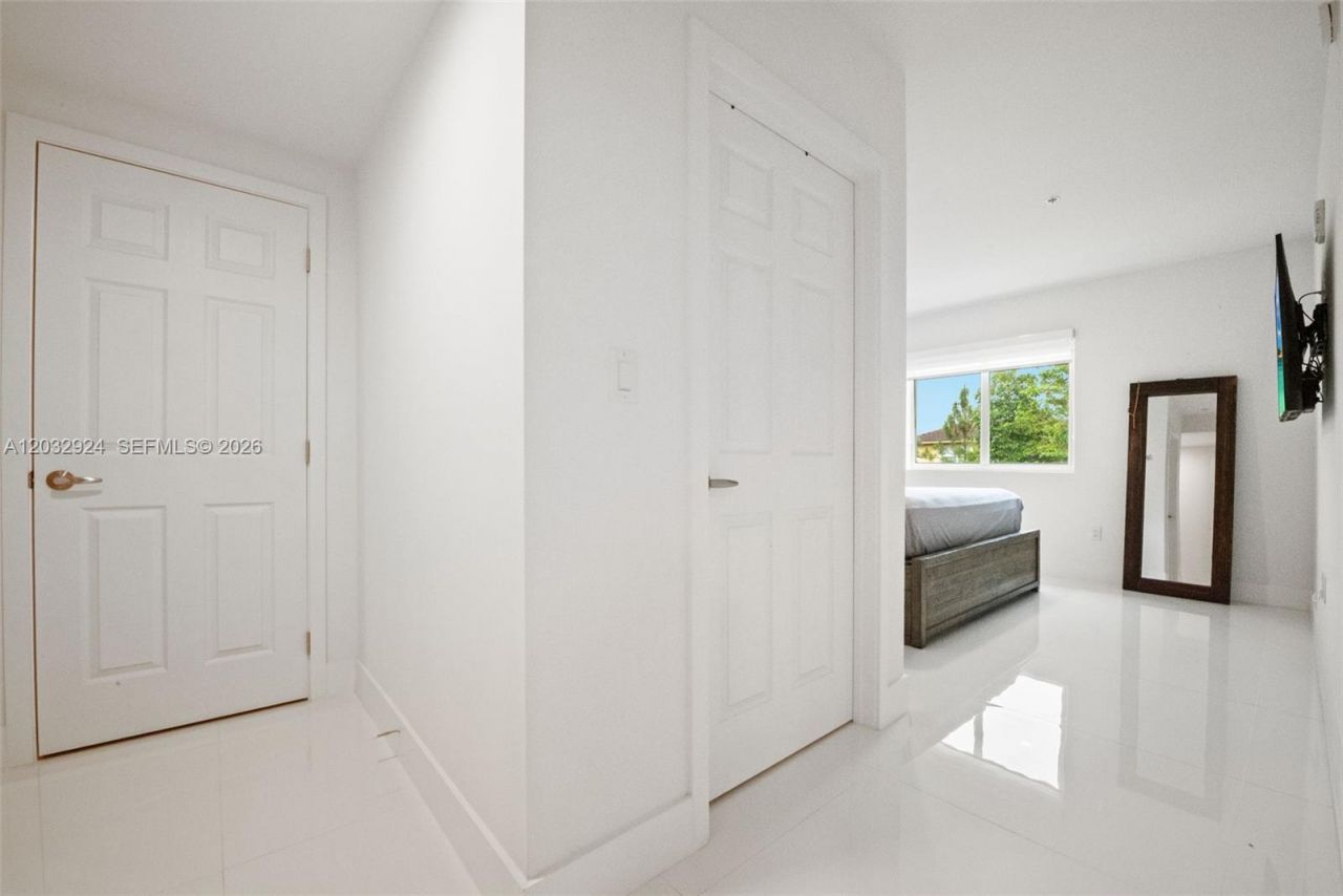 10950 NW 82nd St , Unit 213, Doral, FL 33178 Photo