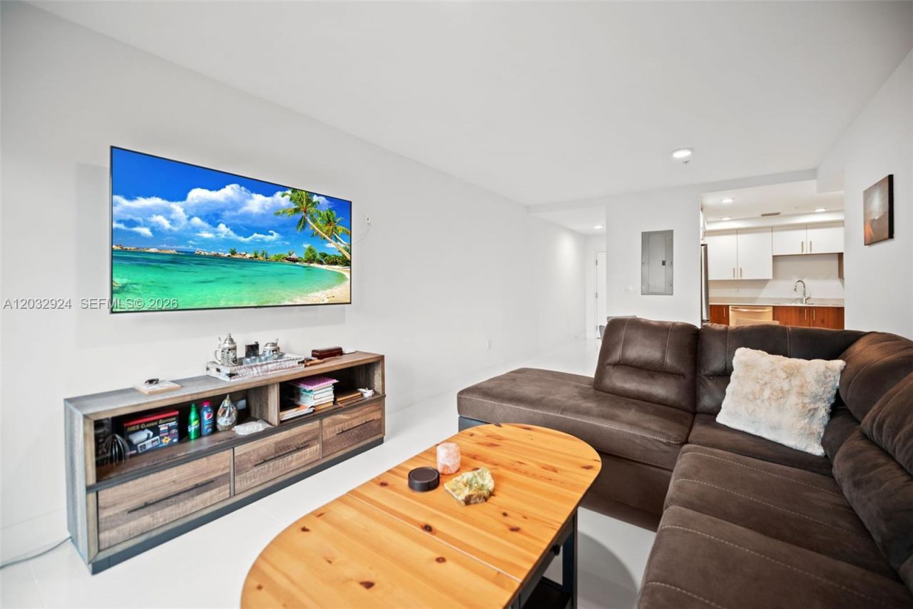 10950 NW 82nd St , Unit 213, Doral, FL 33178 Photo