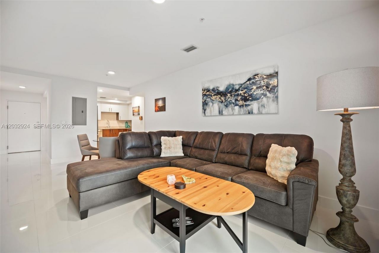 10950 NW 82nd St , Unit 213, Doral, FL 33178 Photo