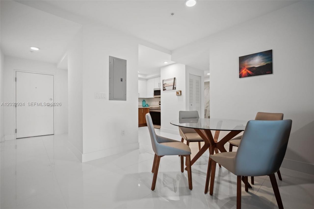 10950 NW 82nd St , Unit 213, Doral, FL 33178 Photo