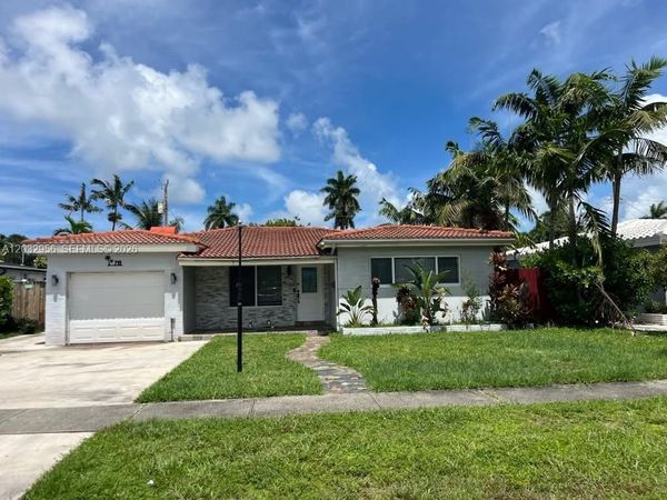 719 N 31st Rd , Hollywood, FL 33021