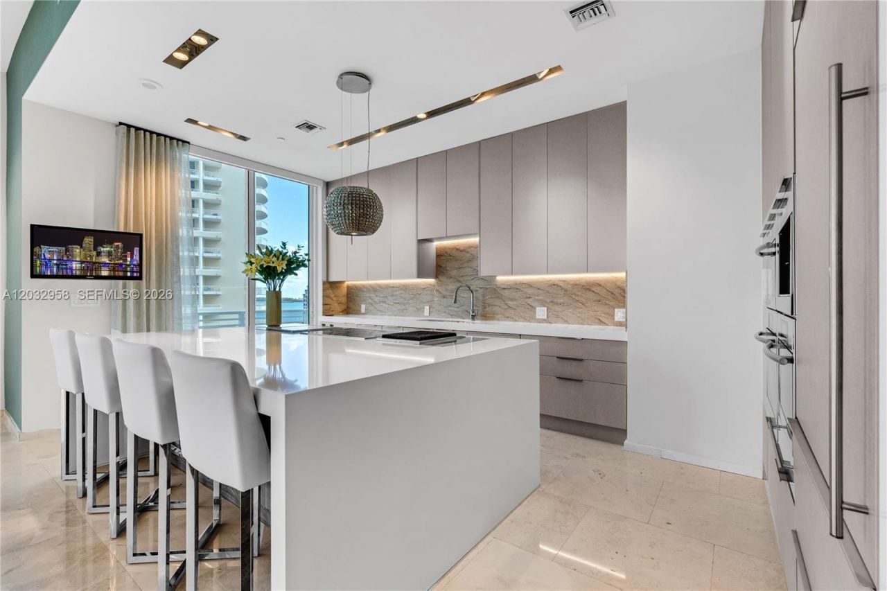900 Brickell Key Blvd , Unit 1002, Miami, FL 33131 Photo