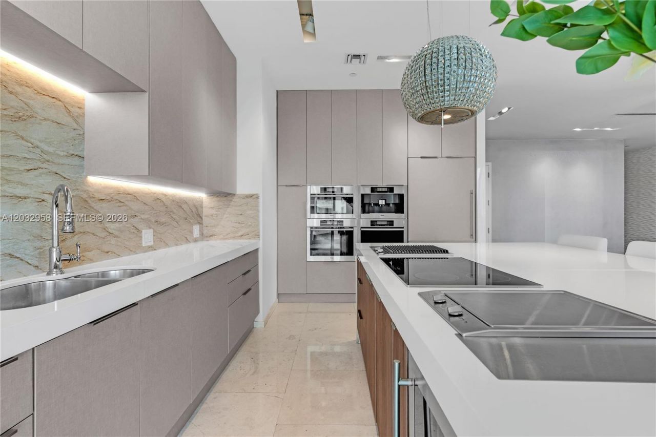 900 Brickell Key Blvd , Unit 1002, Miami, FL 33131 Photo