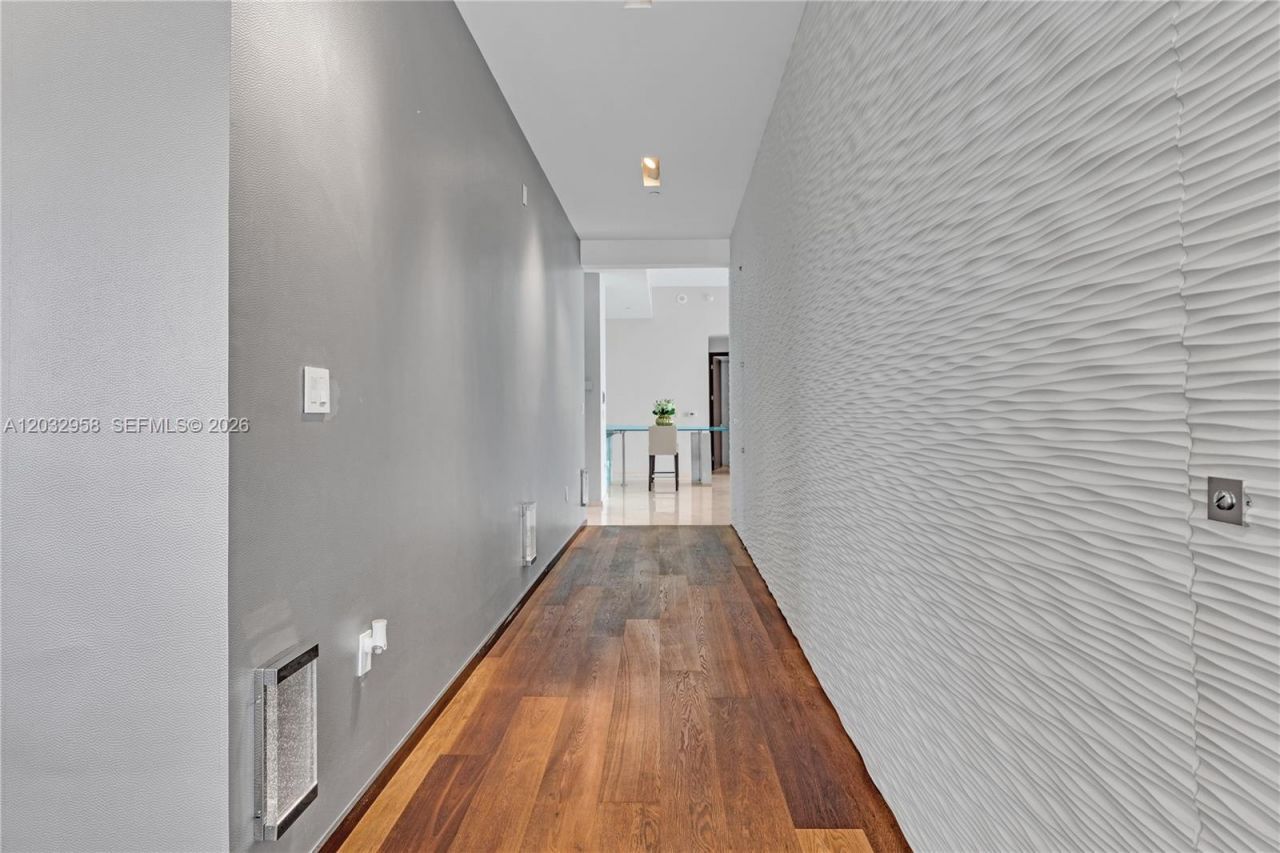 900 Brickell Key Blvd , Unit 1002, Miami, FL 33131 Photo