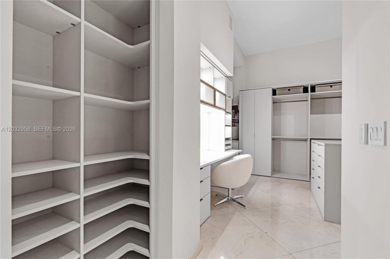 900 Brickell Key Blvd , Unit 1002, Miami, FL 33131 Photo