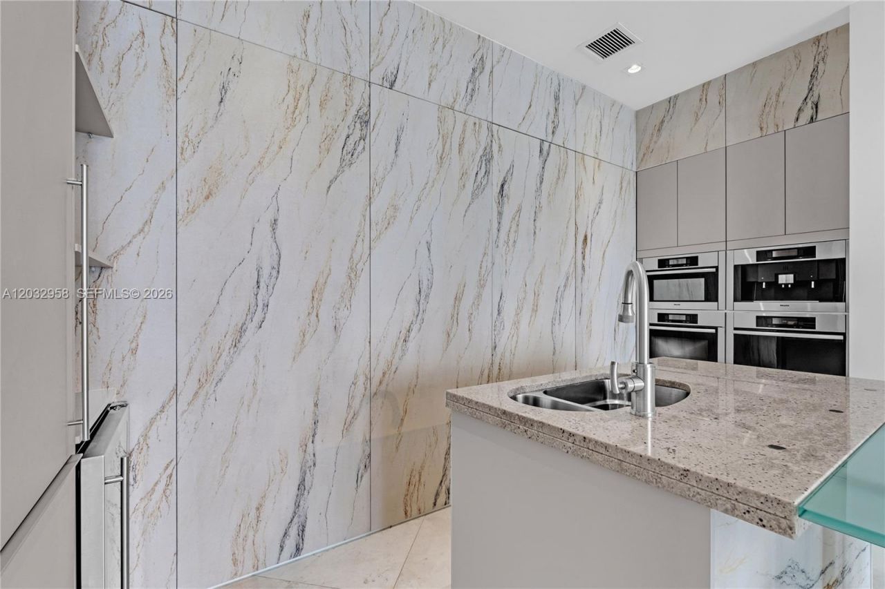 900 Brickell Key Blvd , Unit 1002, Miami, FL 33131 Photo