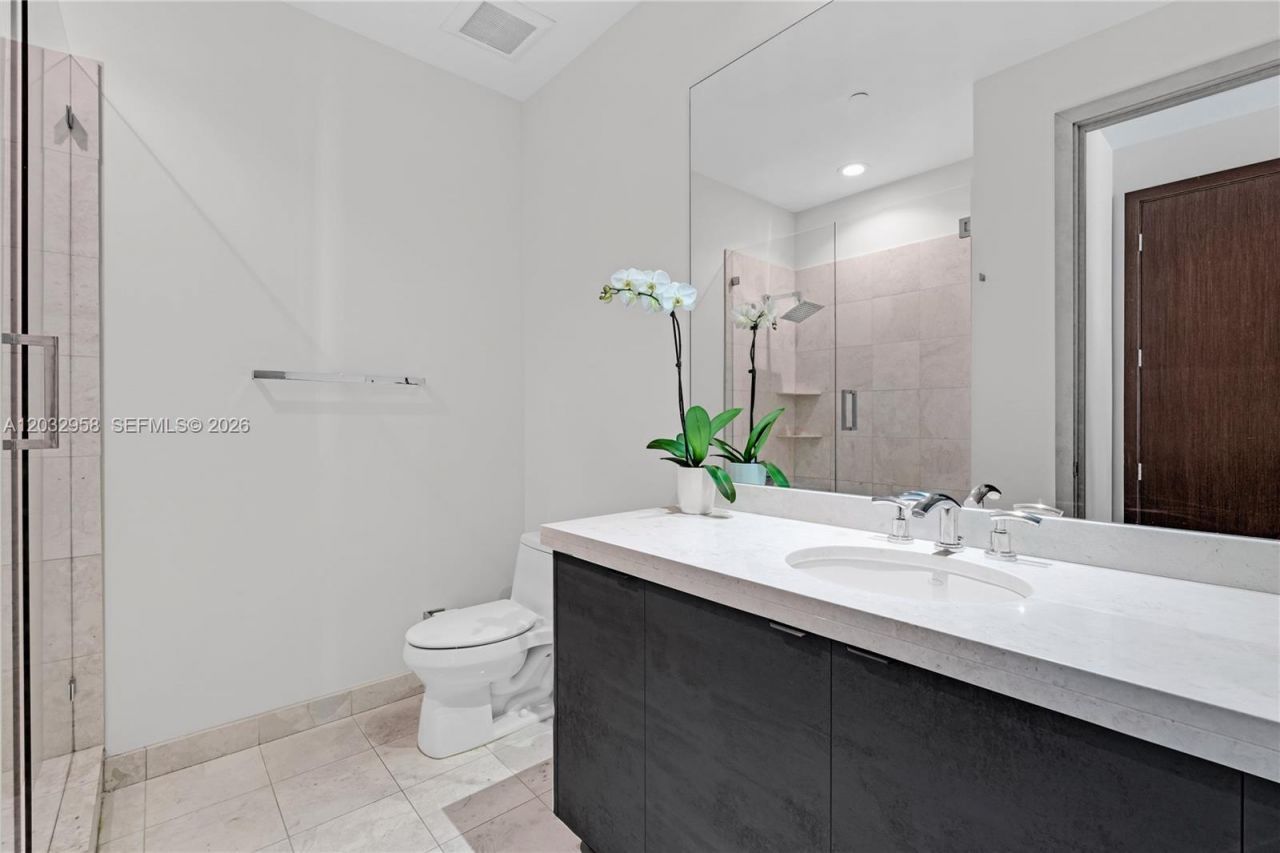 900 Brickell Key Blvd , Unit 1002, Miami, FL 33131 Photo
