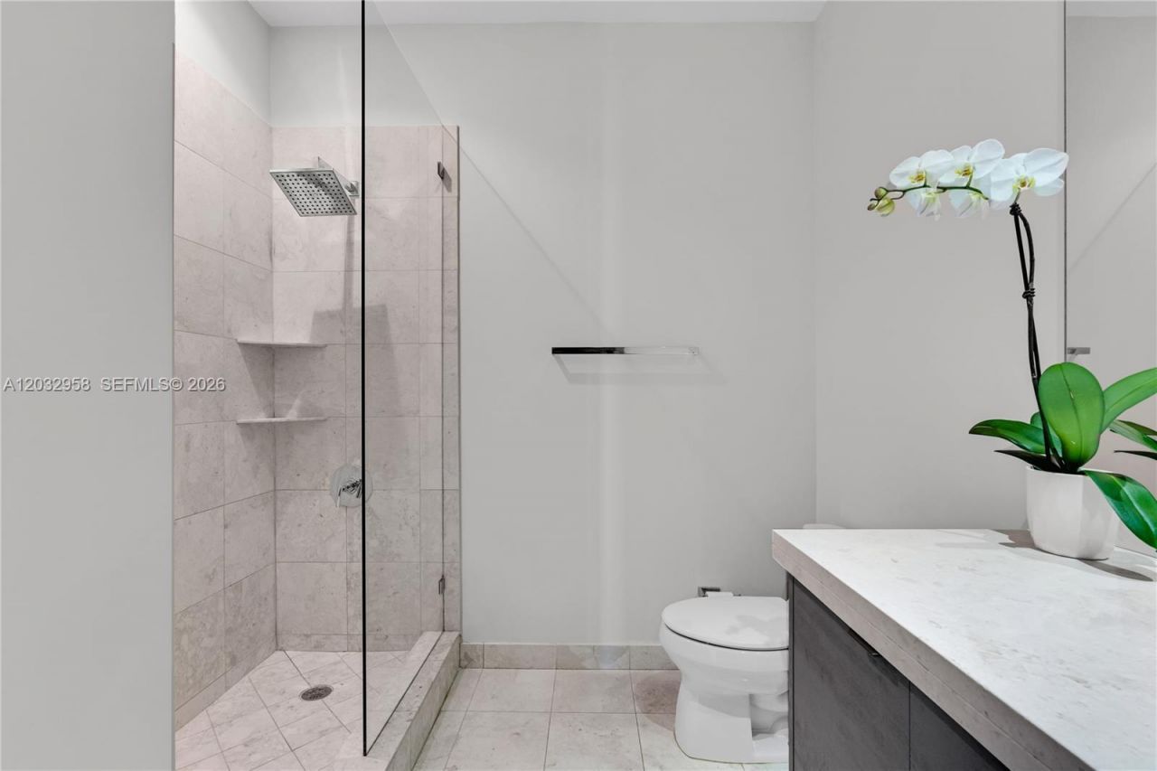 900 Brickell Key Blvd , Unit 1002, Miami, FL 33131 Photo