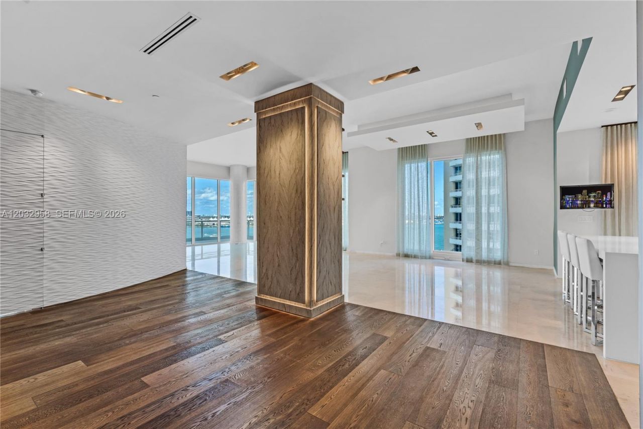 900 Brickell Key Blvd , Unit 1002, Miami, FL 33131 Photo