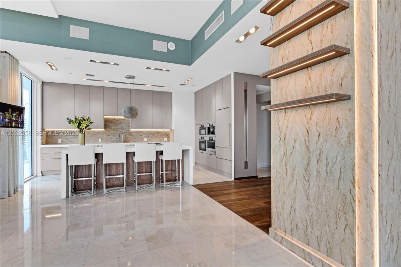 900 Brickell Key Blvd , Unit 1002, Miami, FL 33131 Photo