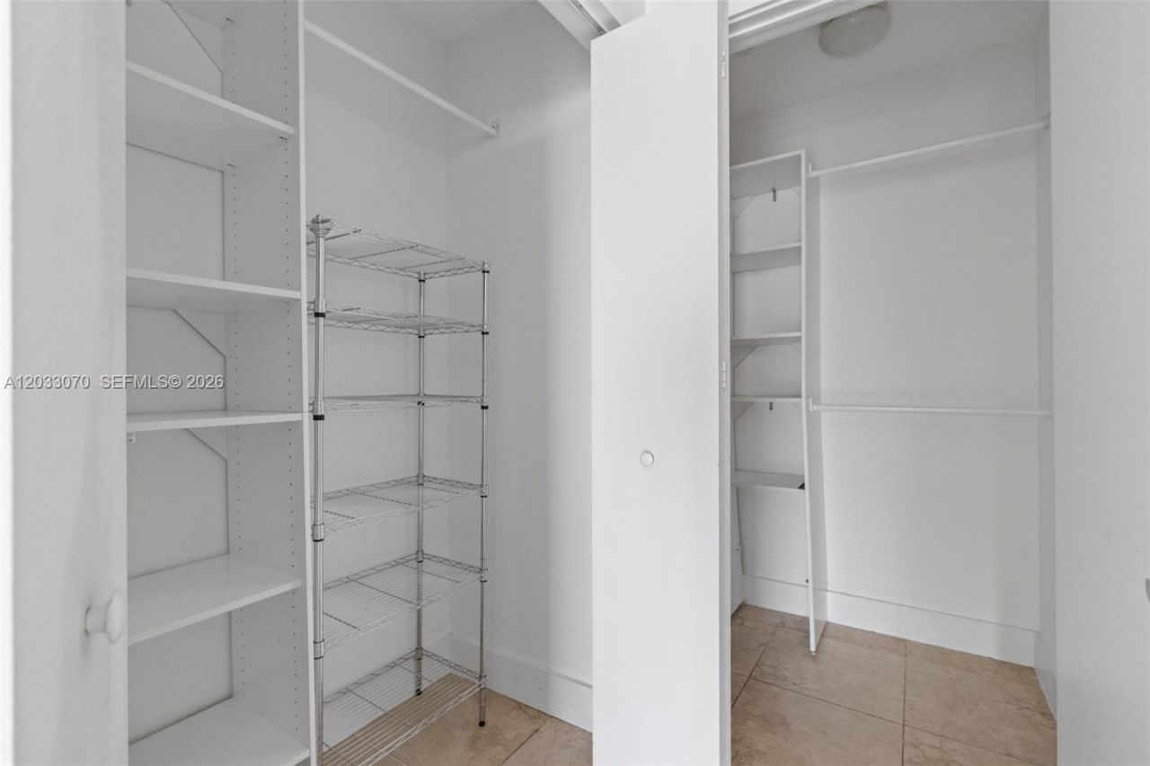900 Biscayne Blvd , Unit 2304, Miami, FL 33132 Photo