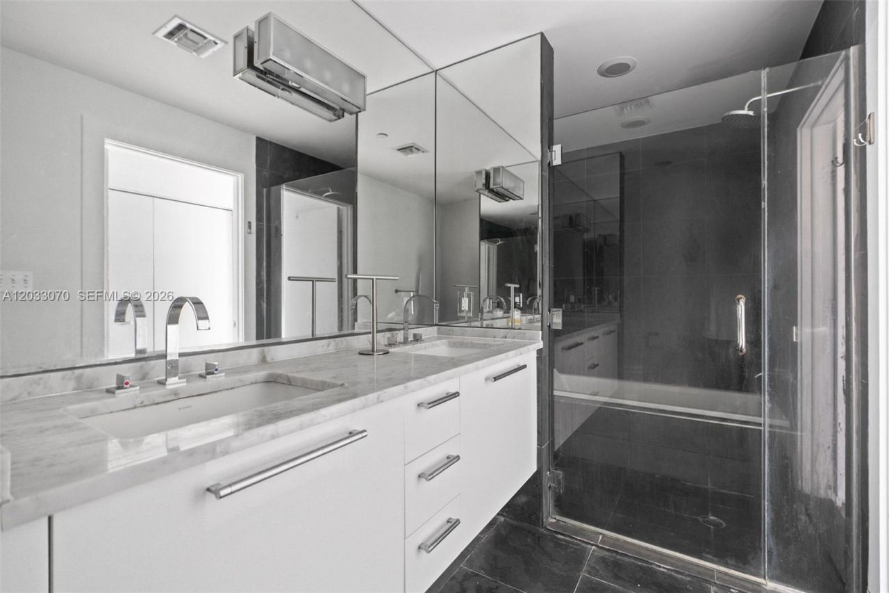 900 Biscayne Blvd , Unit 2304, Miami, FL 33132 Photo