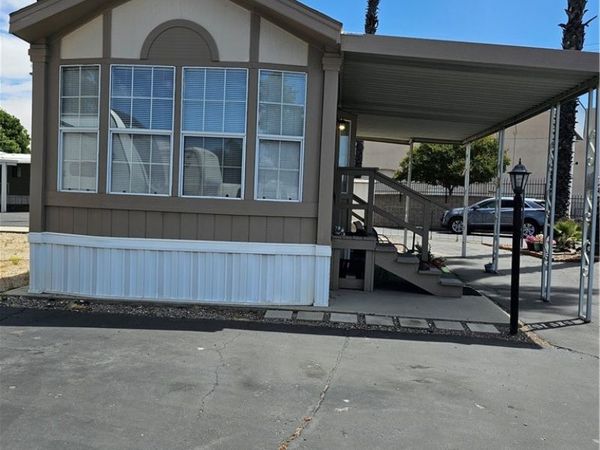 2750 W Acacia, Unit M 20, Hemet, CA 92545