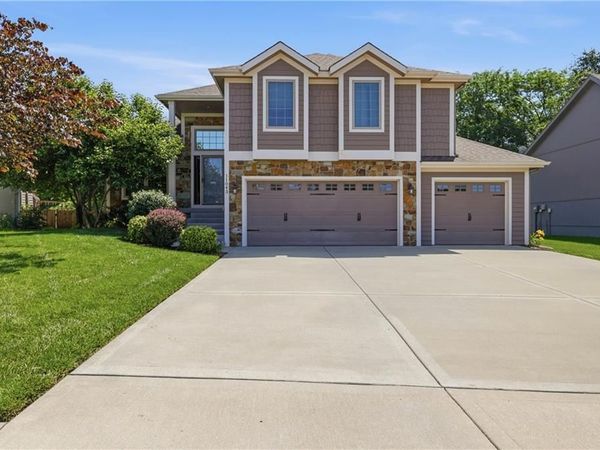 11043 N Madison Avenue, Kansas City, MO 64155