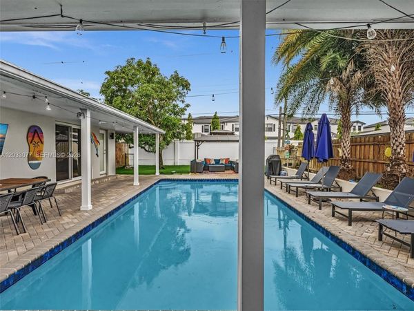 5021 SW 29th Ter , Dania Beach, FL 33312