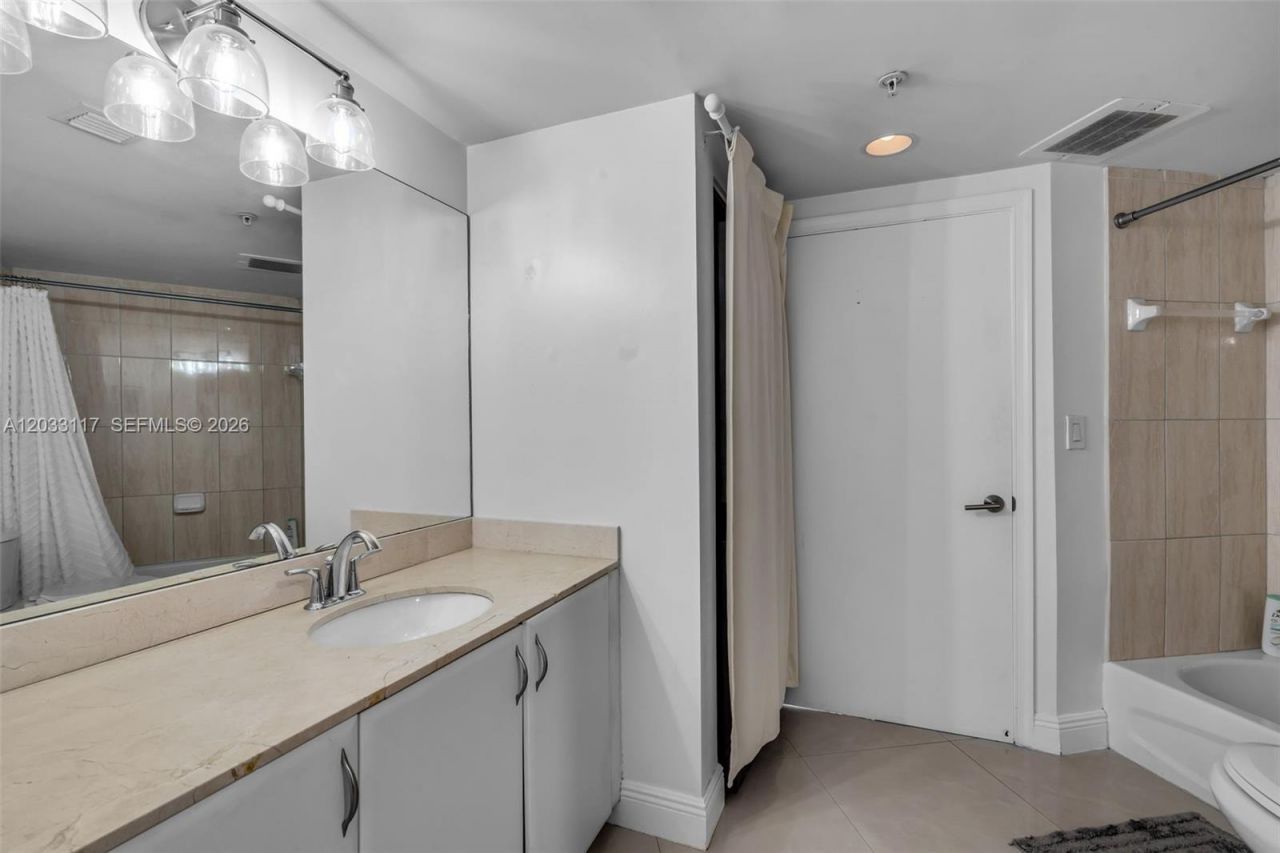 1750 N Bayshore Dr , Unit 1815, Miami, FL 33132 Photo