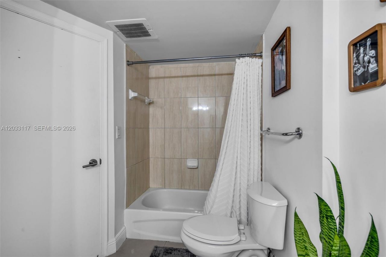 1750 N Bayshore Dr , Unit 1815, Miami, FL 33132 Photo