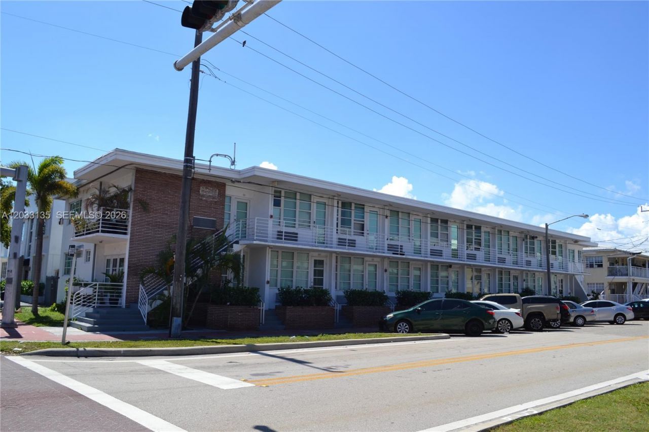 300 74th St , Unit 5, Miami Beach, FL 33141 Photo