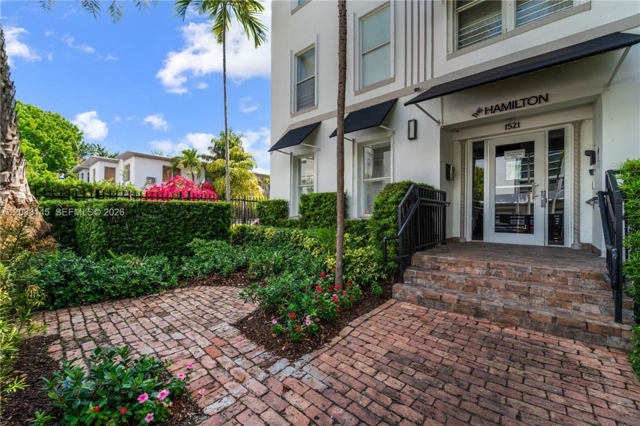 1521 Lenox Ave , Unit 302, Miami Beach, FL 33139 Photo