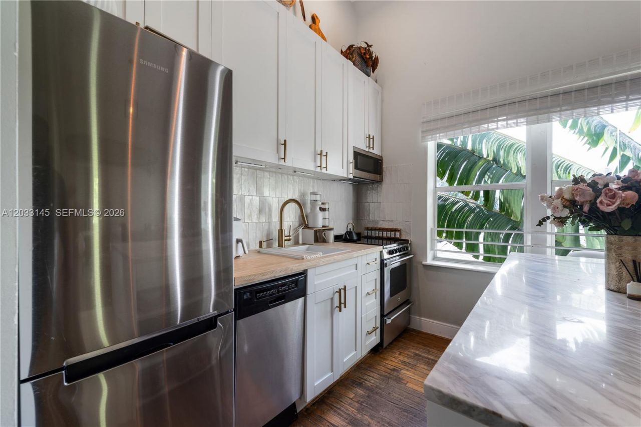 1521 Lenox Ave , Unit 302, Miami Beach, FL 33139 Photo