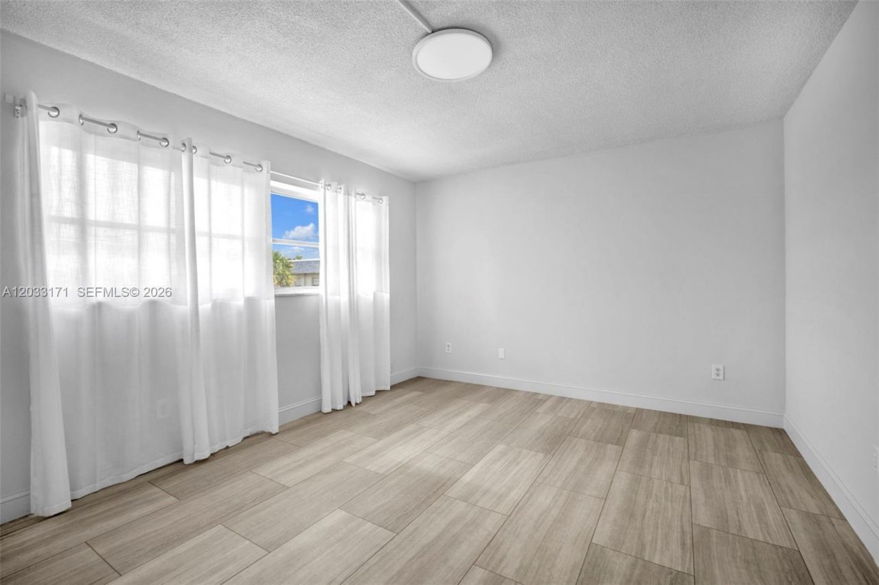 2101 NE 68th St , Unit 202, Fort Lauderdale, FL 33308 Photo